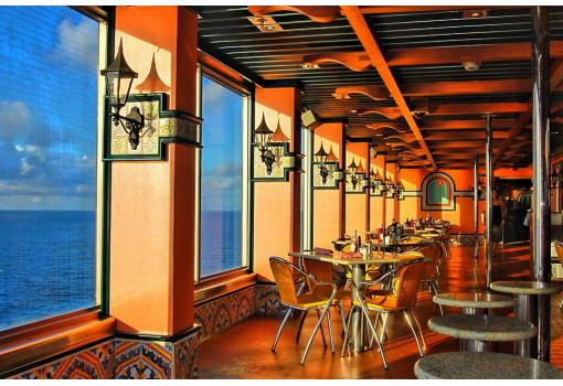 Detalle del Buffet del buque con sus grandes vistas